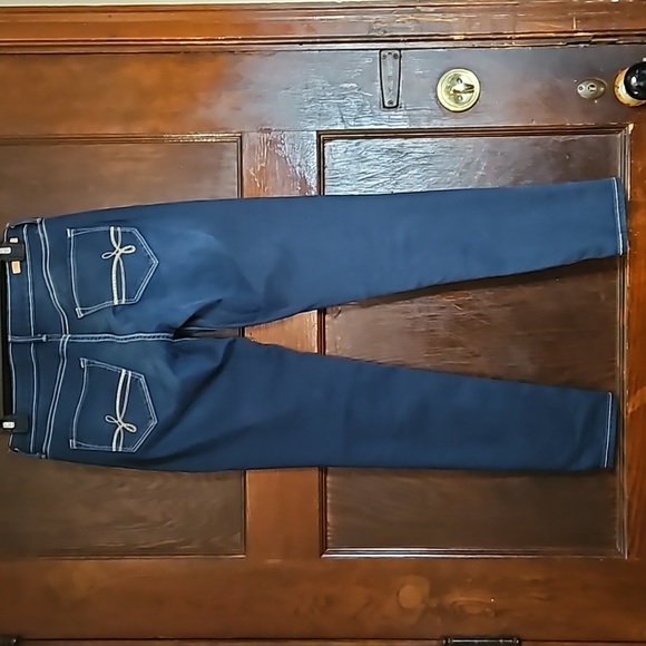 EUC Denizen From Levi's Low Rise Jeggings - Size 7 - Picture 2 of 5